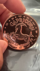 lot 8 image: 1 oz 999 Fine Copper Round Capricorn Design Zodiac Sign