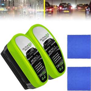lot 62658 image: 2Pcs Upgrade Automotive Oil Film Cleaning Brush, 2025 New 2.0 Green Oil Film Wipe, Car Glass Oil Film Cleaner for Windshield, Oil Film Cleaning Brush, Glass Oil Film Remover, Improves Clarity - Retail $13