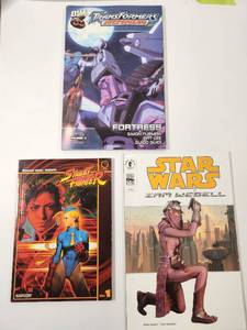 lot 299 image: Paperback Book Collection - Transformers Armada, Street Fighter, Star Wars