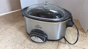 lot 5006 image: Rival Crock Pot Smart-Pot Slow Cooker with Glass Lid