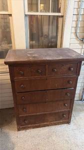 lot 5022 image: Wooden Chest of Drawers with Round Knobs