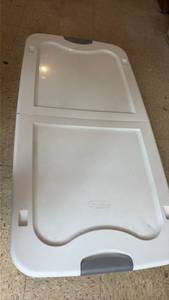 lot 5082 image: Sterilite Wheeled storage container with Lid