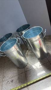 lot 5084 image: Set of 4 Stainless Steel Flower Vases with Handles
