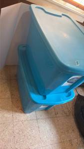 lot 5096 image: 2 Dinesol Plastics 18 Gallon Storage Tote Container with Lid