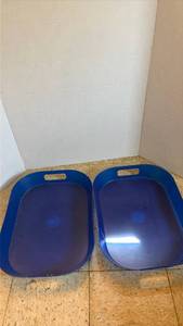 lot 5098 image: Blue Plastic Serving Trays with Handles Set of 2
