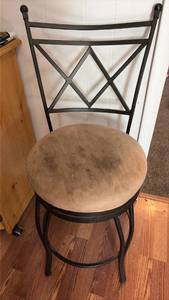 lot 5140 image: Metal Swivel Counter Height Stool with Upholstered Seat