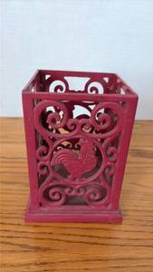 lot 5142 image: Red Cast Iron Rooster Decorative Lantern