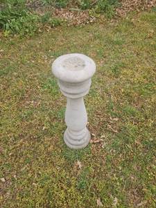 lot 7002 image: Concrete Garden Birdbath Pedestal Base