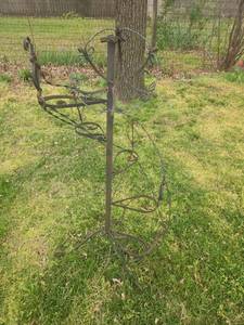 lot 7005 image: Wrought Iron Staircase Plant Stand