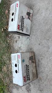 lot 7042 image: ACE Hardware Medium Duty Sawhorse Brackets