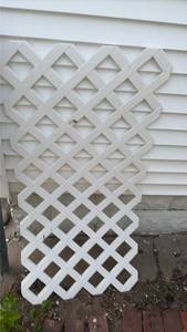 lot 7068 image: 2 White Wood Garden Lattice Panel Trellis