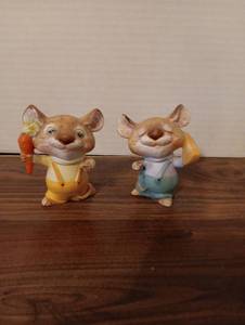 lot 40 image: Homco Ceramic Mouse Figurine Pair with Overalls and Carrot