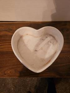 lot 52 image: Heart-Shaped Ceramic Bowl with Pink Rose Pattern