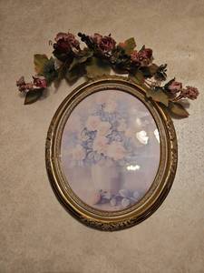lot 58 image: Oval Framed Rose Still Life Print in Gold Colored Ornate Frame