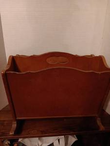 lot 63 image: Wood Magazine Rack with Handle