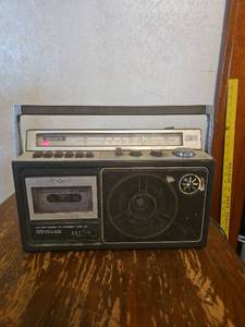 lot 67 image: Sony CFM-23 FMAM Cassette Recorder Boombox - Works