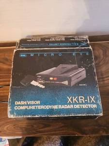 lot 86 image: BEL Micro Eye XKR-IX Radar Detector with DashVisor Mount