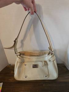 lot 88 image: Liz & Co Cream Patent Croc Embossed Shoulder Bag