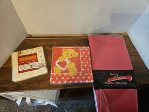 lot 96 image: Party Themed Paper Products Bundle