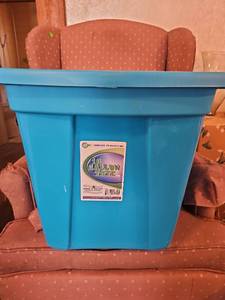 lot 102 image: 18 Gallon Blue Plastic Storage Tote with Lid