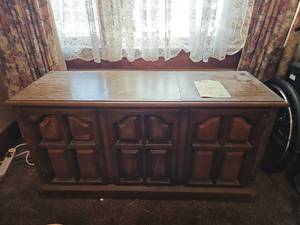 lot 105 image: Zenith Allegro Sound System Console Stereo, Powers On and Plays, Sounds Great From Fm Radio.