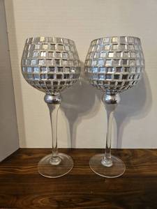 lot 107 image: Silver Colored diamond Cut Glass Wine Goblets Set of 2, Great For Home Decor or Center Pieces