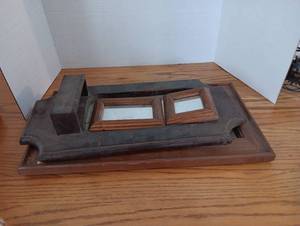 lot 137 image: Lot of old picture frames