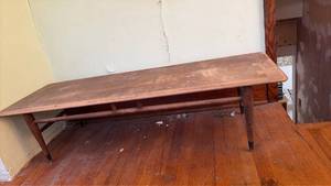 lot 1000 image: Mid-Century Modern Teak Coffee Table