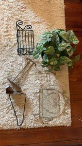 lot 3024 image: Metal Wire Plant Stand and Display Rack Set