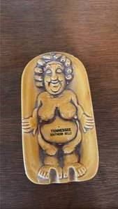 lot 3027 image: Tennessee Southern Belle Ceramic Ash Tray