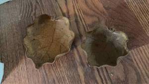 lot 3032 image: Handcrafted Leaf-Shaped Ceramic Bowl Set