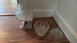lot 3040 image: Cut Crystal Glass Serving Set with Grape Pattern