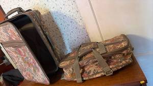 lot 3070 image: Tapestry Pattern Luggage Set with Rolling Suitcase and Duffel Bag