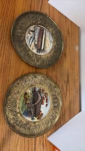 lot 3087 image: Decorative Plates Set of 2