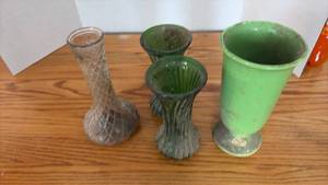 lot 3092 image: Mixed Glass Vase Collection Set