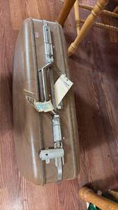 lot 3095 image: American Tourister Luxair Hard Shell Suitcase with Travel Tags