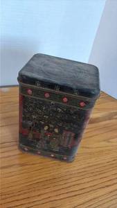 lot 3096 image: Chinese Lacquered Tea Tin with Traditional Motifs