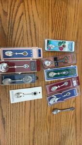 lot 3101 image: Collectible Souvenir Spoons Set