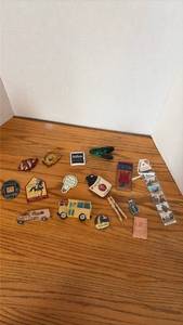lot 3109 image: Assorted Refrigerator Magnets and Souvenirs Collection