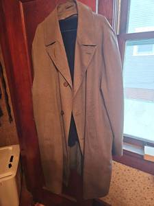 lot 3124 image: Sears Mens Store Tan Corduroy Coat