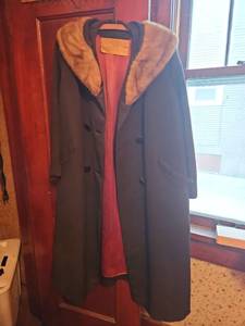 lot 3125 image: Designer Wool Coat with Fur Collar