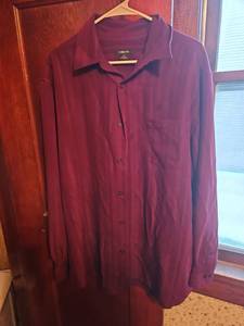 lot 3130 image: Claiborne Mens Burgundy Dress Shirt Size Large