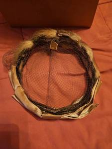 lot 3136 image: Womens Fascinator Hat with Feather Trim and Mesh Veil