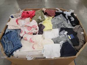 lot 60698 image: Womens Summer Clothing Old Navy - Several Hundred Plus Sizes (X-4X) w tags