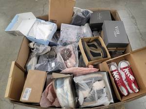 lot 60701 image: WomenMen Shoe Variety Pallet