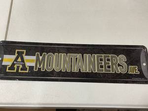 lot 2385 image: Appalachian State University Mountaineers Ave Sign