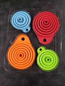 lot 7325 image: Silicone Collapsible Funnel Set - Retail $8