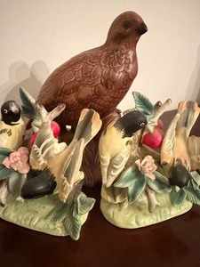 lot 128 image: Vintage Orioles (marked Japan) and Quail (Holland Mold) Figurines