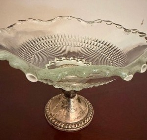 lot 135 image: Vintage Duchin Creation Compote w Sterling Silver Weighted Base
