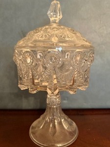 lot 146 image: Early American Patterned Glass Pedestal Dish